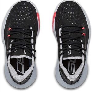 Under Armour SC 3zer0 Iii Boys Basketball Shoes Size 5Y